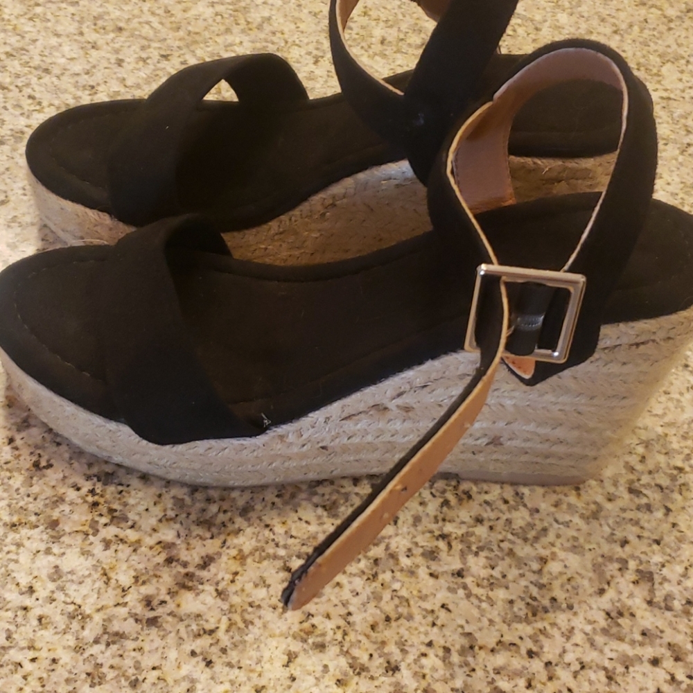 Sandals - Picture 2 of 2